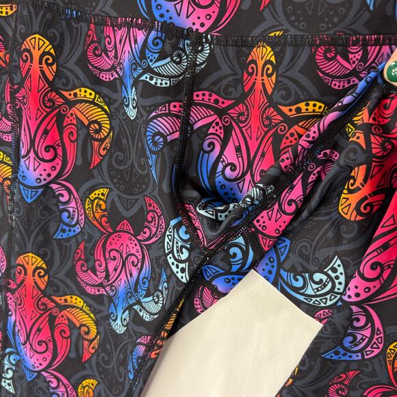 Constantly Varied Gear CVG Size S Leggings Capri Tribal Turtle Pockets Crossfit - Picture 8 of 11